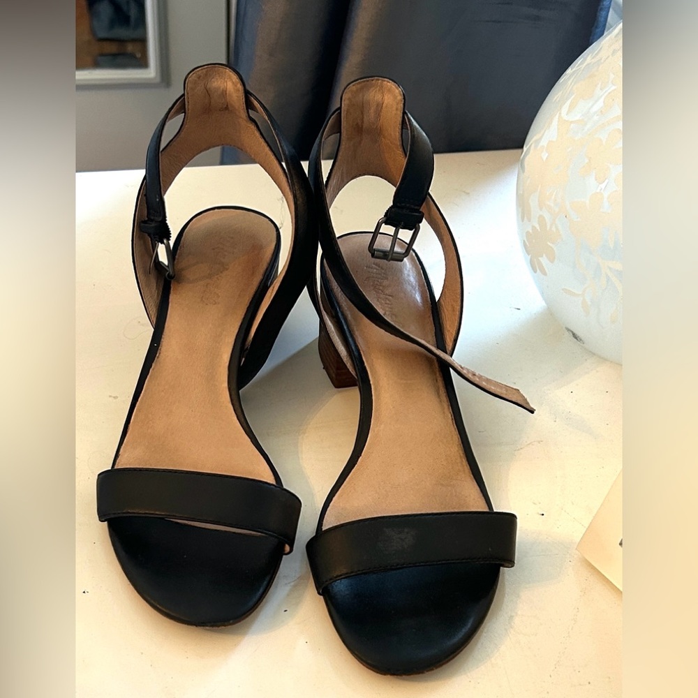 Madewell block heel open toe leather black pumps. 10 B. Nearly new.